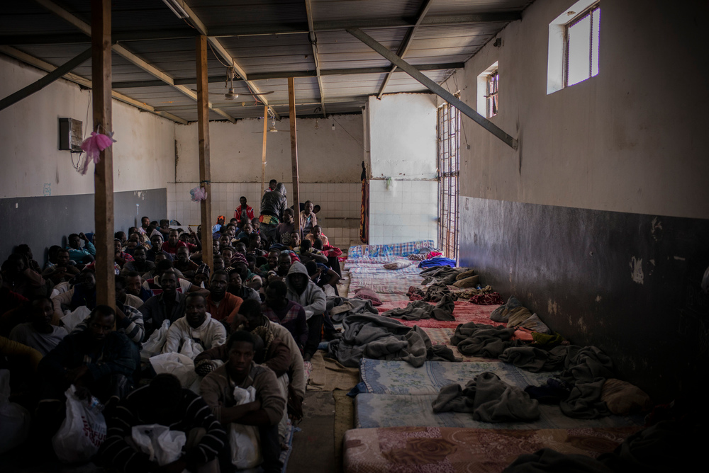 Des personnes détenues dans le centre de détention Abu Salim © Guillaume Binet. Libye, 2017.