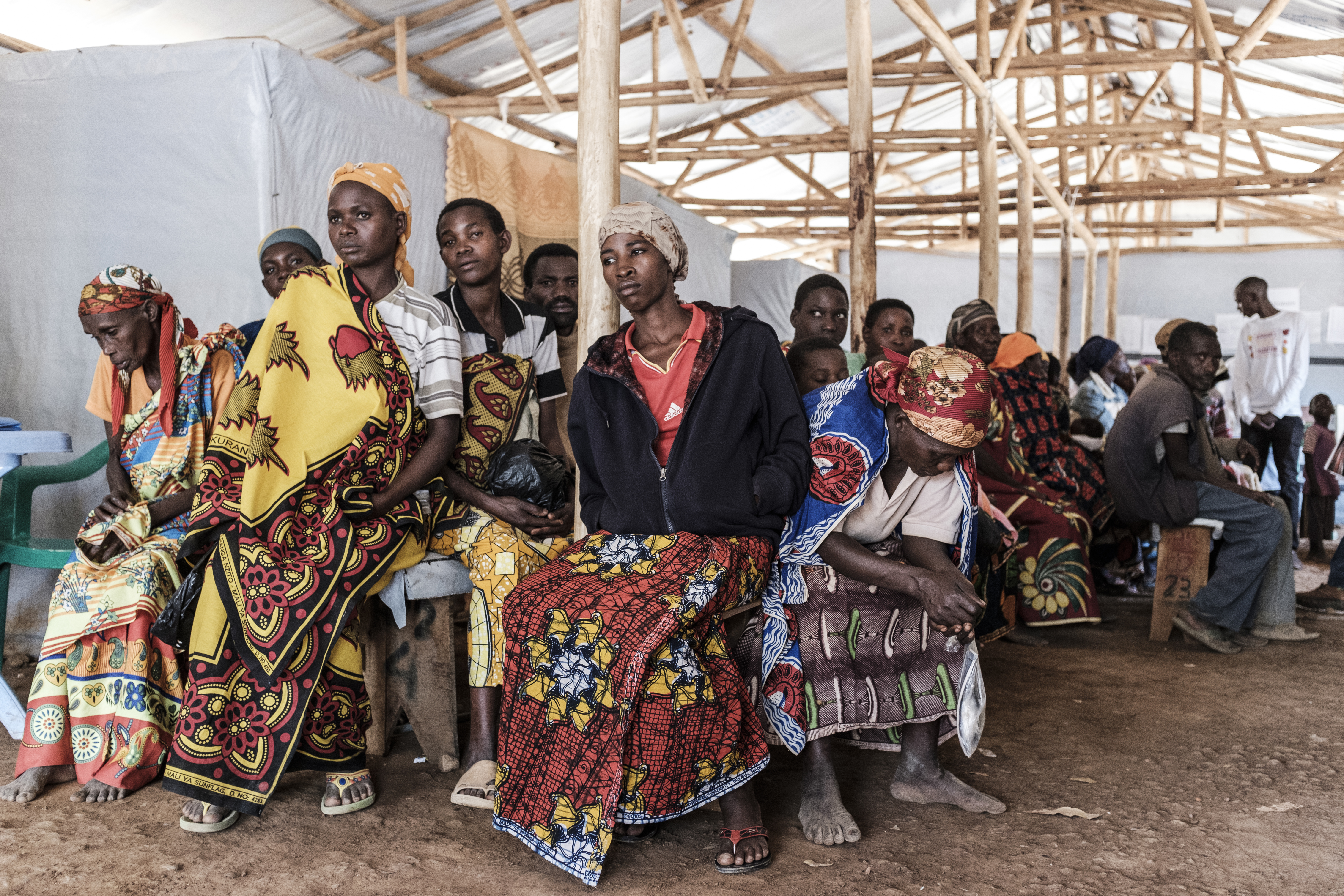 Salle d’attente dans un des dispensaires de MSF au camp de réfugiés de Nduta. © Erwan Rogard