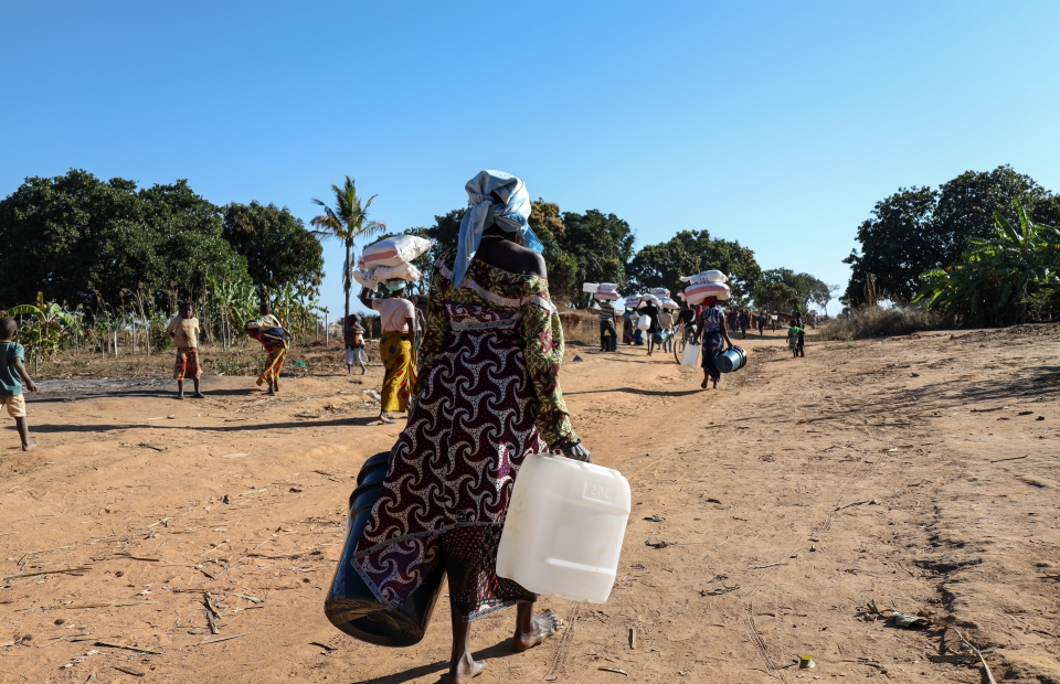 AZG deelt hulpgoederen uit aan ontheemde mensen in Mozambique