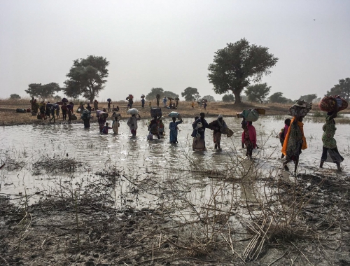 Des personnes fuyant Rann, au nord-est du Nigeria, après une attaque © MSF, janvier 2019. 