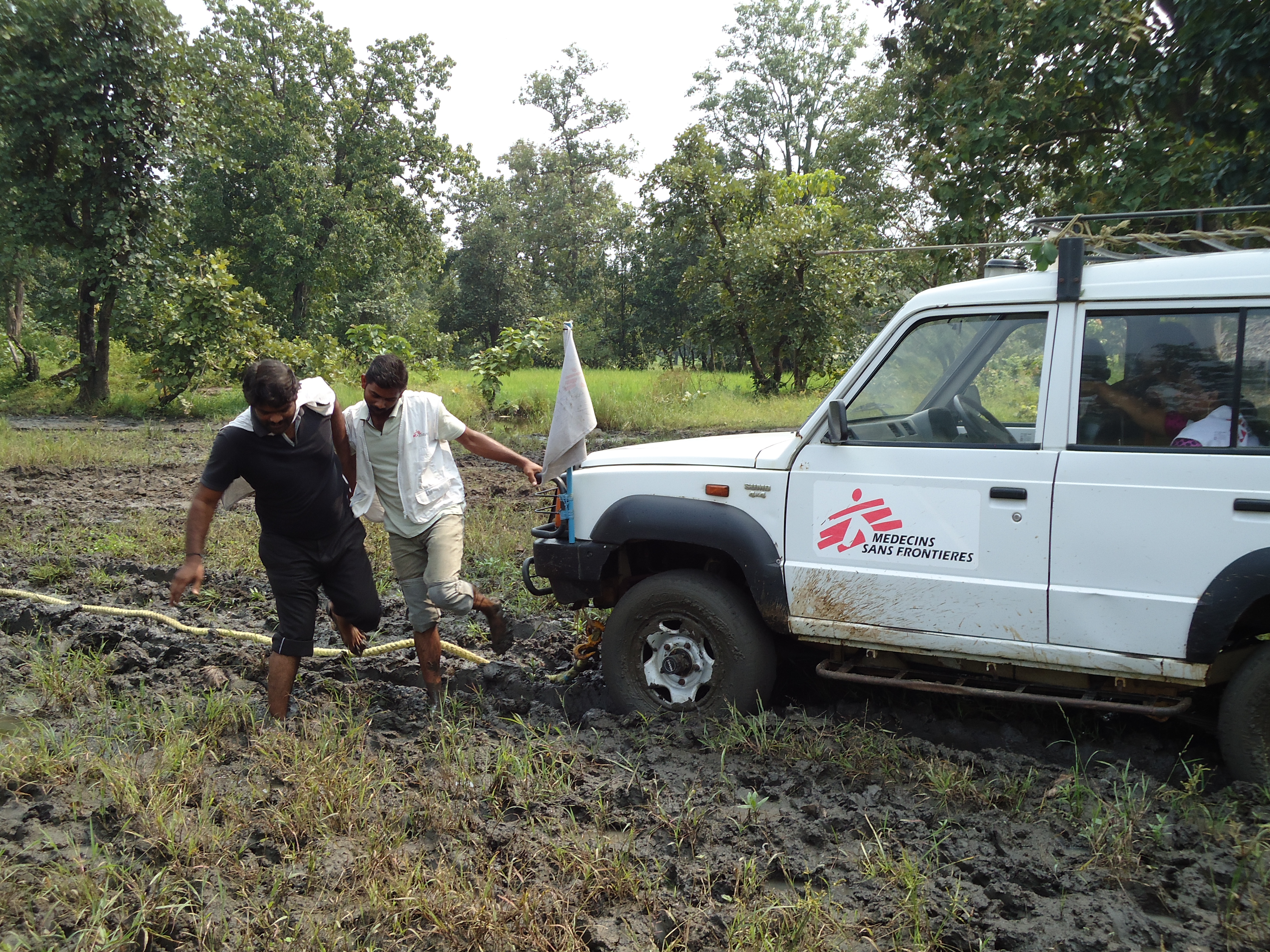 Une voiture MSF coincée en Inde