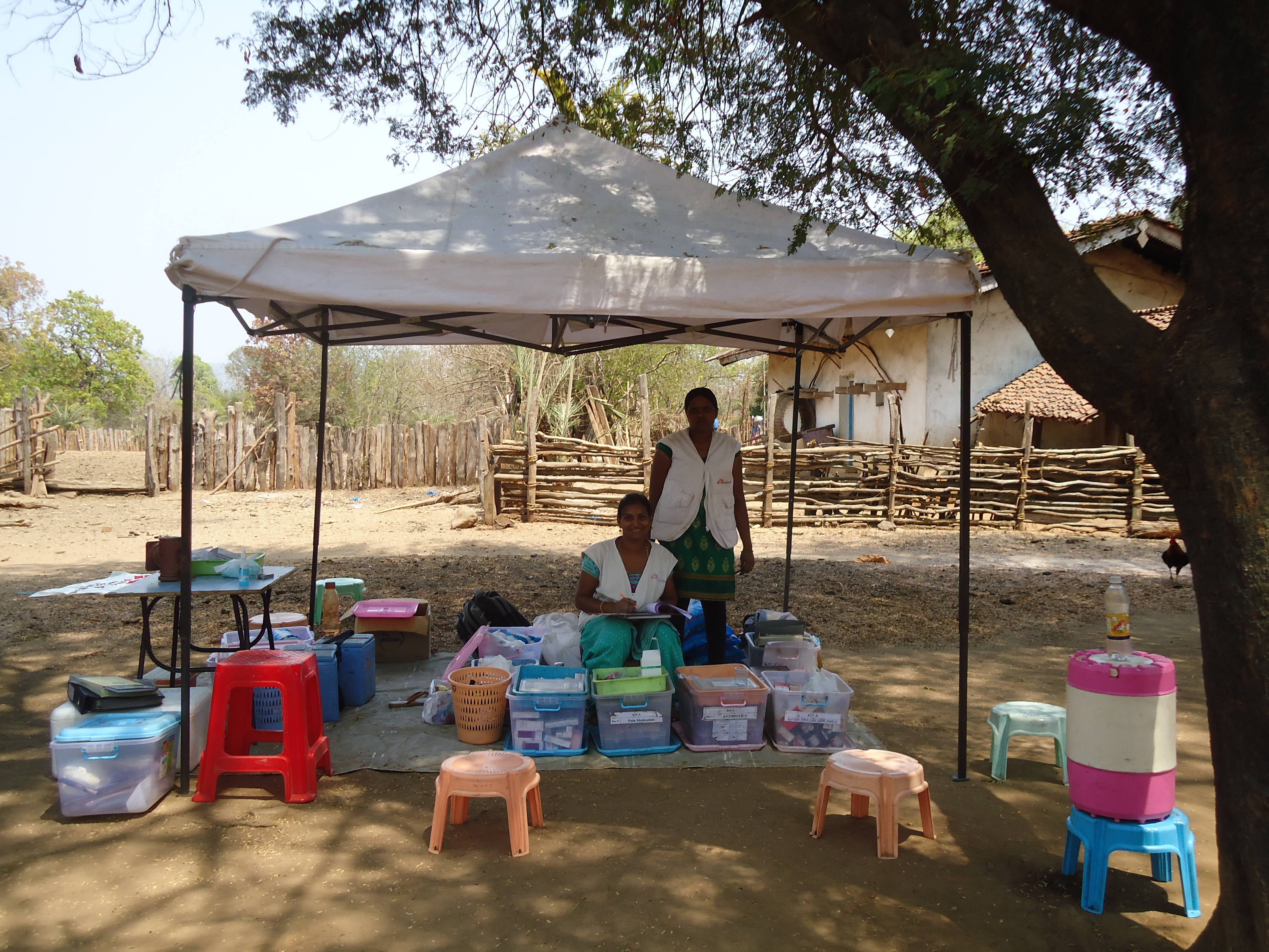 une tente MSF érigée pour recevoir les patients