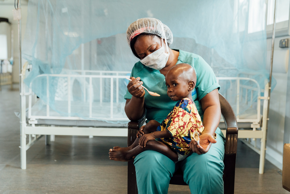 Sheku, 2 ans, dans notre centre nutrionnel thérapeutique à Kenema, en Sierra Leone.