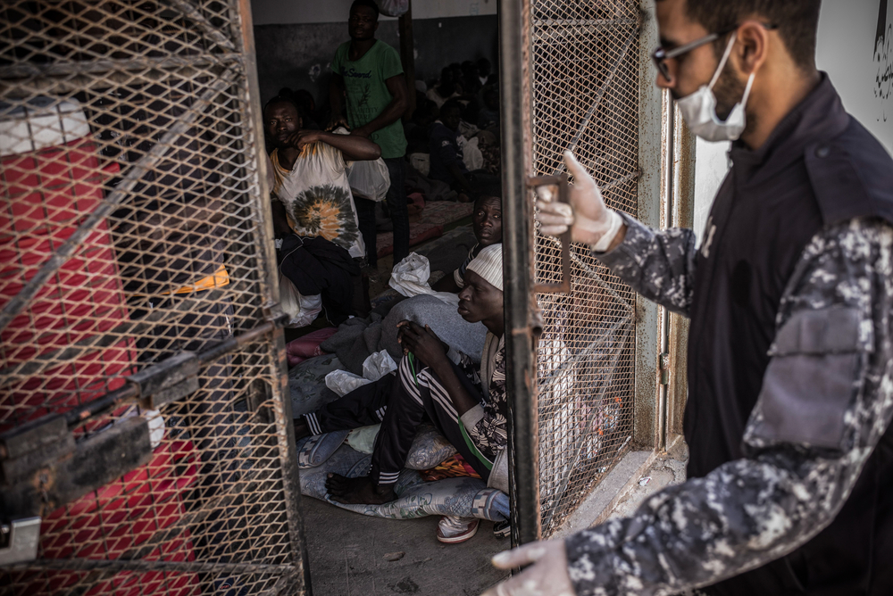 Des personnes dans un centre de détention en Libye. © Guillaume Binet/MSF. Libye, 2017. 