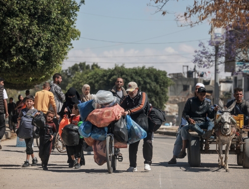 Mensen die vluchten uit Rafah